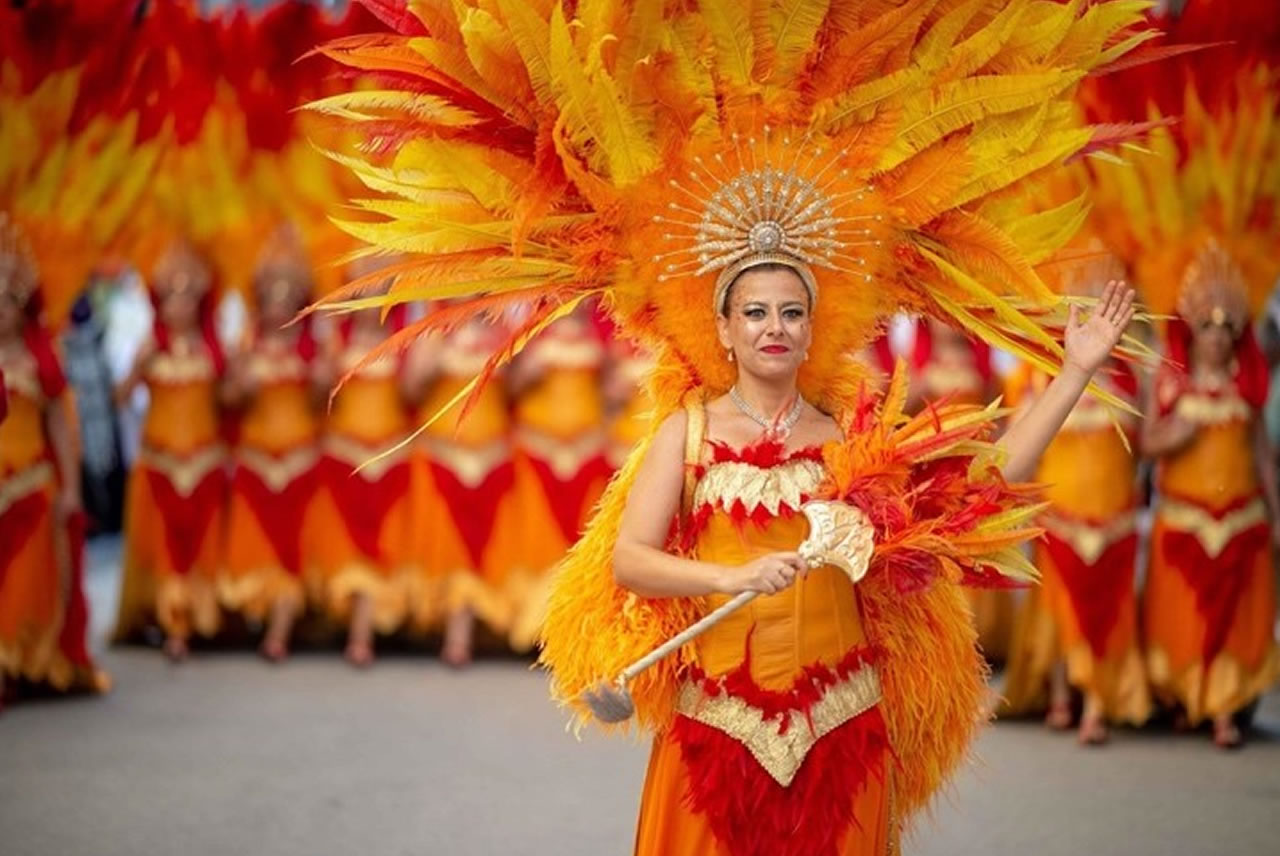 How Spain Is Stealing Away Discontented Americans from the US alt